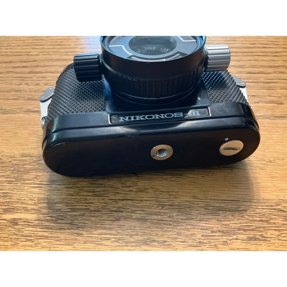 Nikon Nikonos III 35mm Underwater Film Camera with Nikkor 35mm f2.5 Lens Black